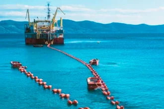 Έκτακτη σύσκεψη στο Μαξίμου το απόγευμα για το καλώδιο με Κύπρο μετά την επίθεση Χριστοδουλίδη στον ΑΔΜΗΕ