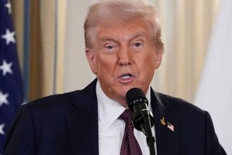 Νέα προειδοποίηση Τραμπ στη Χαμάς για «πλήρη καταστροφή»