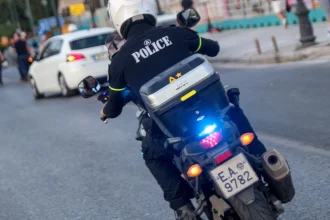 Άγρια συμπλοκή ανηλίκων-Έσυραν κοπέλα από τα μαλλιά