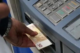 Διπλή πληρωμή για χιλιάδες συνταξιούχους - Πότε θα καταβληθούν οι συντάξεις και το νέο επίδομα έως 500 ευρώ