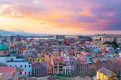 Σαρδηνία: Δίνει 15 χιλιάδες ευρώ και σπίτια με 1 ευρώ για να μην χαθούν τα χωριά της