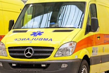 Πάτρα: Κεραυνός “χτύπησε” οικοδόμο στο κέντρο της πόλης! Πανικός στην οδό Μπουμπουλίνας