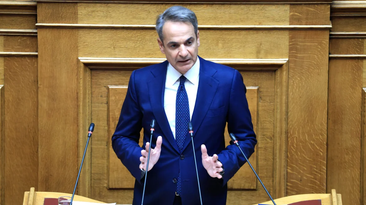 Μητσοτάκης στη Βουλή: Η Ελλάδα στέκεται πλέον όρθια και περήφανη - Θα συνιστούσα αυτοσυγκράτηση στους ψευτοπατριώτες