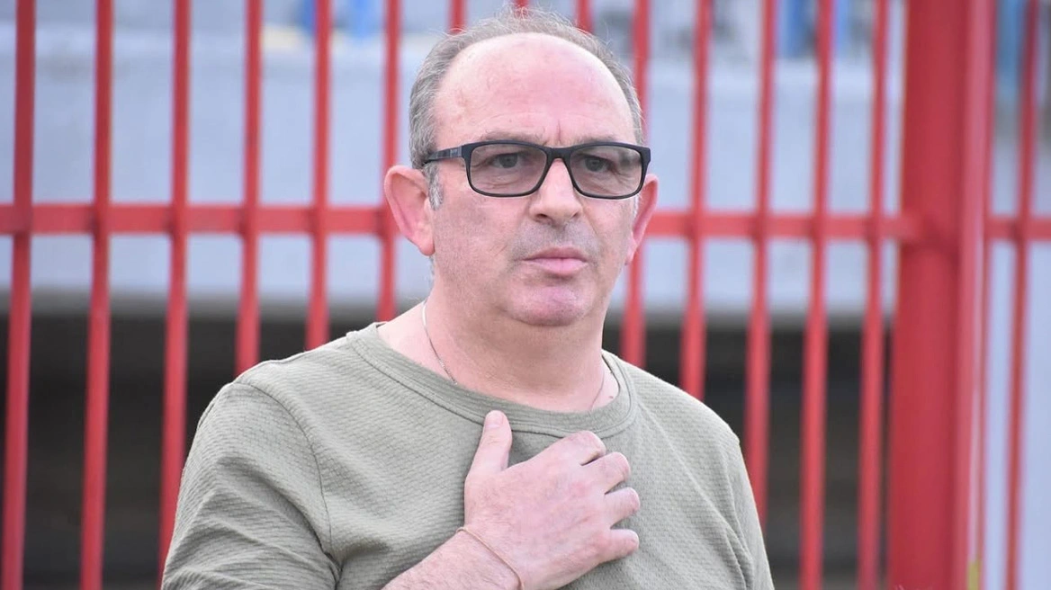 Συνελήφθη ο πρόεδρος του Ατρομήτου Βασίλης Μπέτσης-Βρέθηκαν φωτοβολίδες, κροτίδες και κοντάρια στο γήπεδο του Περιστερίου ΦΩΤΟ