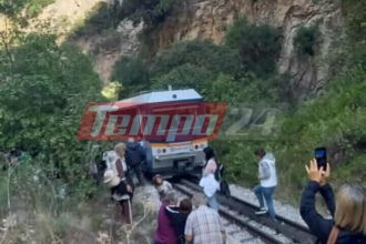 Καλάβρυτα: Αποκλεισμένοι για 4 ώρες έμειναν οι 101 επιβάτες του Οδοντωτού που ξέμεινε πάλι στις ράγες (ΒΙΝΤΕΟ)