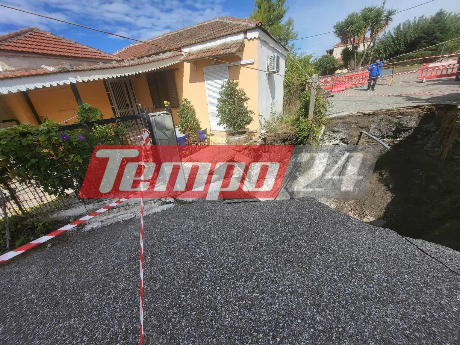 Ξηρόμερο Αιτωλοακαρνανίας: Σήμερα θα εξετάσουν οι γεωλόγοι την εξέλιξη του φαινομένου της τεράστιας καθίζησης - Σε αγωνία οι κάτοικοι