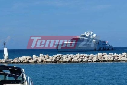 Πάτρα: Eντυπωσιάζει η θαλαμηγός του Εμίρη  του Άμπου Ντάμπι-(ΦΩΤΟ)