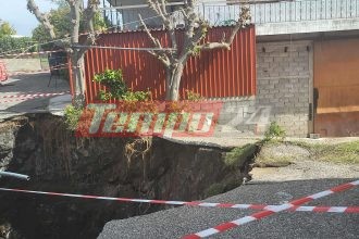 Φυτείες Αιτωλοακαρνανίας: Τι προκάλεσε τον κρατήρα ανάμεσα σε σπίτια - Αποκλεισμένη η περιοχή (ΦΩΤΟ)