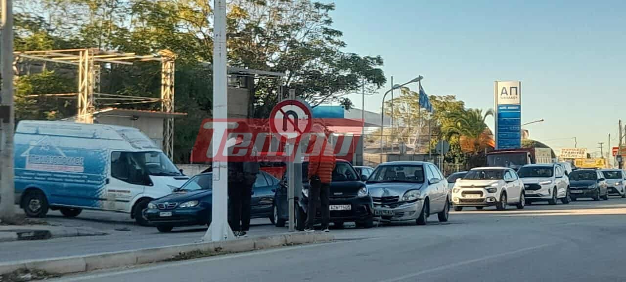 Πάτρα: Τροχαίο στην εθνική οδό - Τα οχήματα βρίσκονται στην μέση του δρόμου