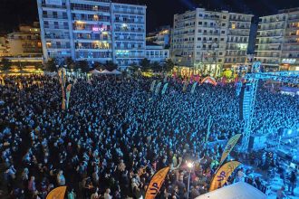 Χρήστος Μπούρας: Η συναυλία που θύμιζε εικόνες του '80