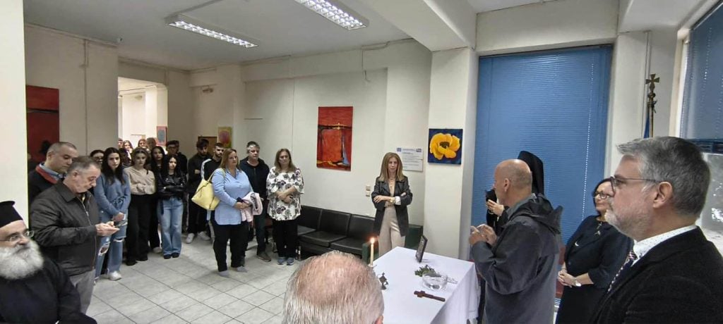 Κοντά στους αυριανούς νοσηλευτές ο Χαράλαμπος Μπονάνος