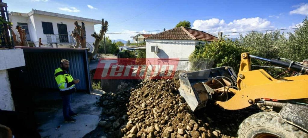 Καλύπτεται ο κρατήρας στις Φυτείες Αιτωλοακαρνανίας - Σε εξέλιξη οι εργασίες αποκατάστασης από την καθίζηση (ΦΩΤΟ)