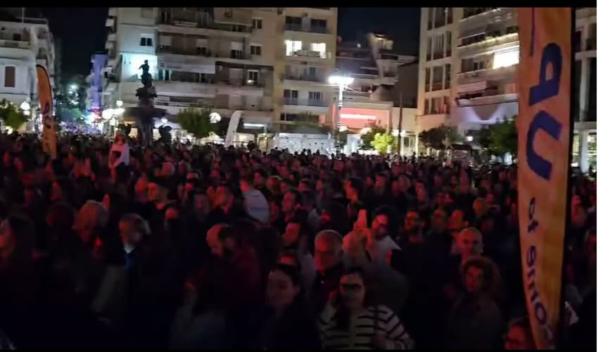 “Βούλιαξε” η Πλατεία Γεωργίου για Κότσιρα – Πορτοκάλογλου στο welcome to up του Πανεπιστημίου Πατρών ΦΩΤΟ