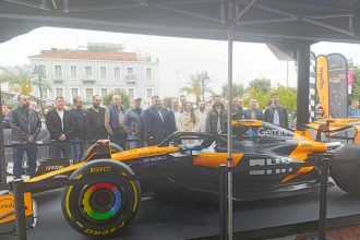 Την απόλυτη εμπειρία Formula 1 έζησαν οι Πατρινοί!– Πλήθος κόσμου στο showcar της McLaren F1 Team - "Ουρές" για τους προσομοιωτές! BINTEO και ΦΩΤΟΓΡΑΦΙΕΣ