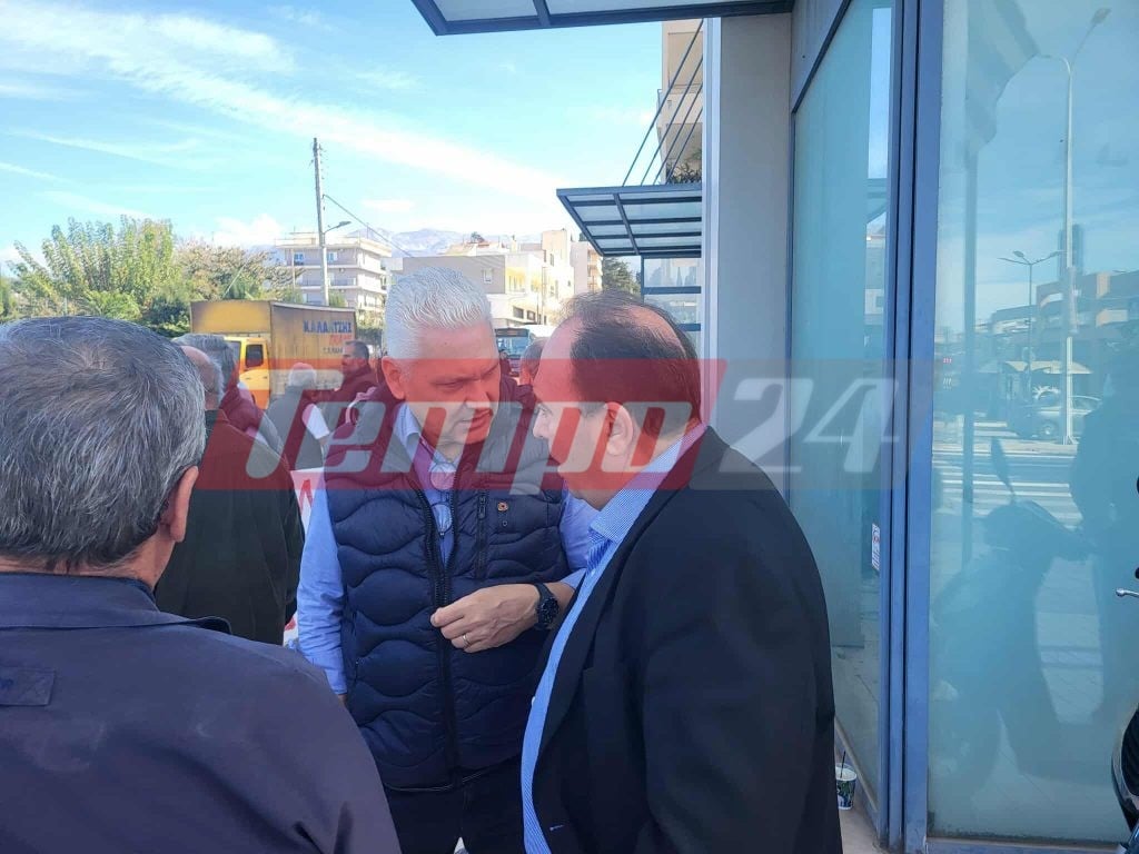 Πάτρα: Αγρότες και κτηνοτρόφοι "φώναξαν" έξω από την Περιφέρεια - Ζητούν καταβολή αποζημιώσεων και επιδοτήσεων (ΦΩΤΟ)