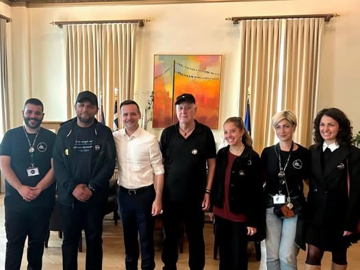 "Στα μαχαίρια" Μαρινάκης και Δούκας για τον Άγνωστο Στρατιώτη: Το "καρφί" και η απάντηση με μια φωτογραφία