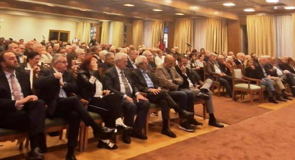 Πάτρα: Κατάμεστη η αίθουσα στην εκδήλωση με ομιλητές Μπακογιάννη και Βενιζέλο (ΦΩΤΟ)
