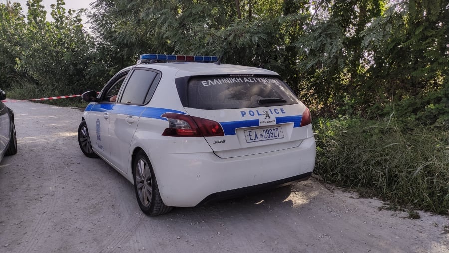Τρίκαλα: «Είχα σκεφτεί από παλιά να την σκοτώσω, με κακοποιούσε ψυχολογικά» – Τί είπε ο 18χρονος που έπνιξε τη μητέρα του με πετσέτα