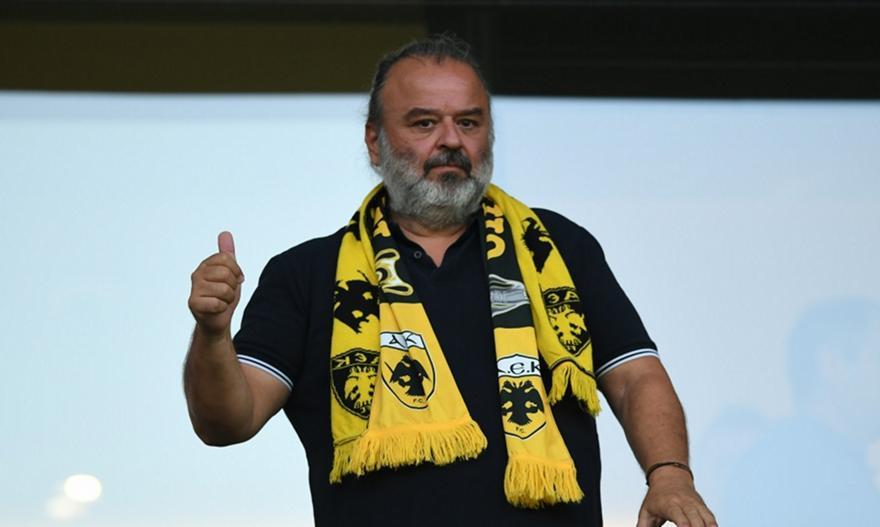 Ομόφωνη απαλλαγή του Μάριου Ηλιόπουλου από τη ΔΕΑΒ για το σπασμένο τζάμι στο Περιστέρι