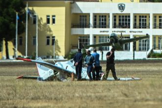 Αεροπορικό ατύχημα στο Τατόι: Χειρουργήθηκε ο ένας πιλότος - Σε καταστολή ο δεύτερος