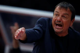 Επίθεση Αταμάν κατά της διαιτησίας για το Ολυμπιακός - Παναθηναϊκός: «Ελληνορωμαϊκή πάλη σε γήπεδο μπάσκετ!»