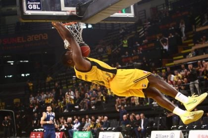 Ανετη νίκη της ΑΕΚ, 77-62 την Καρδίτσα