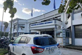 Διπλό φονικό στη Φοινικούντα: Το προφίλ του εκτελεστή και ο μυστήριος άνδρας που τον συνόδευε – Θέμα χρόνου οι συλλήψεις