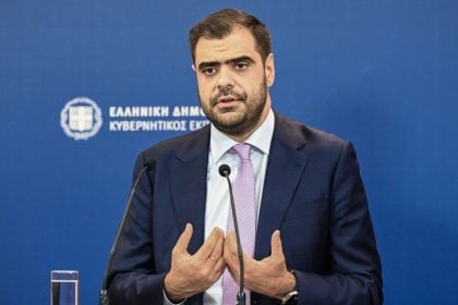 Μαρινάκης για Τσίπρα: «Το ποτάμι δεν γυρίζει πίσω – Με “σκιάχτρο” δεν αλλάζει η βούληση των πολιτών»