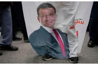 Για «πολιτική κατασκοπεία» κατηγορείται ο Εκρέμ Ιμάμογλου