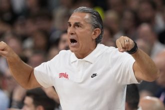 Σκαριόλο: «Τελείως παράλογο ν’ απολυθεί ο Σφαιρόπουλος από τον Ερυθρό Αστέρα μετά από 2 αγωνιστικές»