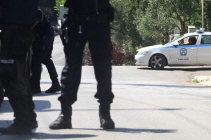 Πάτρα: Θύμα εκβιασμού γυναίκα που πήγε στον καταυλισμό για να ζητήσει την τσάντα που της έκλεψαν - Επιχείρηση της ΕΛ.ΑΣ για τη σύλληψη του δράστη