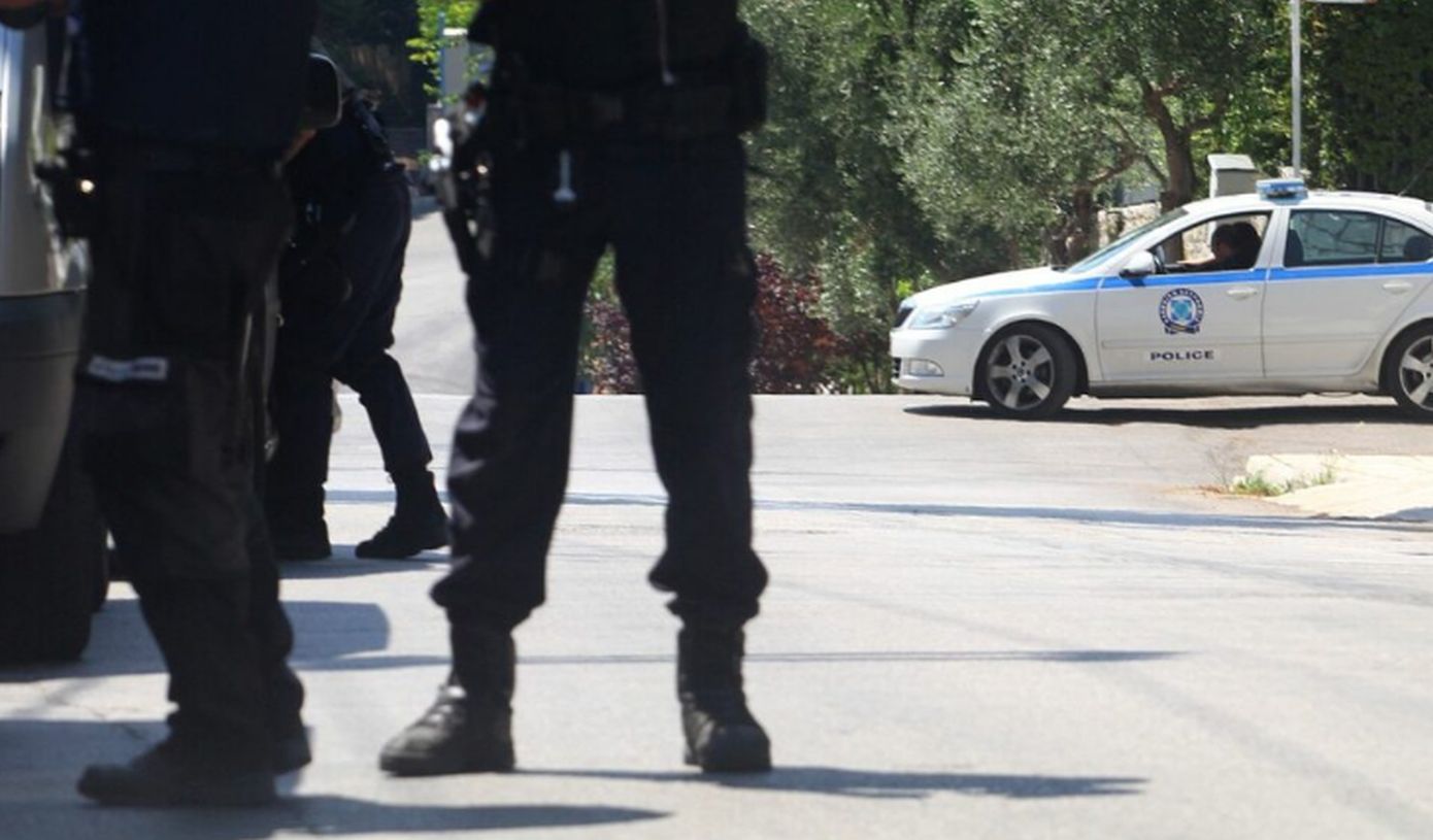 Πάτρα: Θύμα εκβιασμού γυναίκα που πήγε στον καταυλισμό για να ζητήσει την τσάντα που της έκλεψαν - Επιχείρηση της ΕΛ.ΑΣ για τη σύλληψη του δράστη