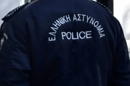 Αστυνομικοί έσωσαν 2χρονο παιδί – Η μητέρα το πήγε αναίσθητο στο τμήμα