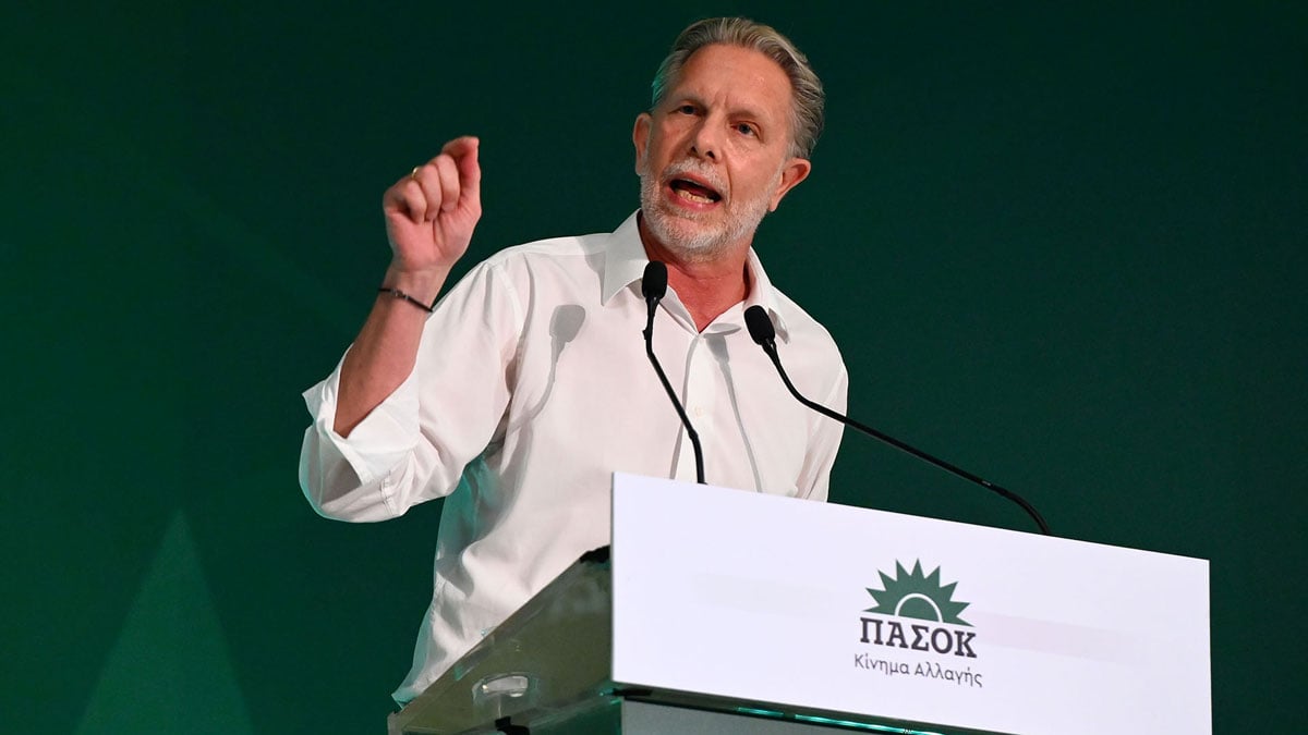 Γερουλάνος: «Λάθος η άδεια καρέκλα στην κηδεία του Σαββόπουλου»