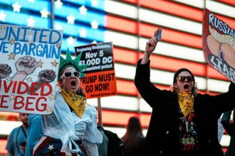 «No Kings»: Εκατομμύρια Αμερικανοί διαδηλώνουν κατά του Τραμπ - Διαμαρτυρίες και στις 50 Πολιτείες ΒΙΝΤΕΟ