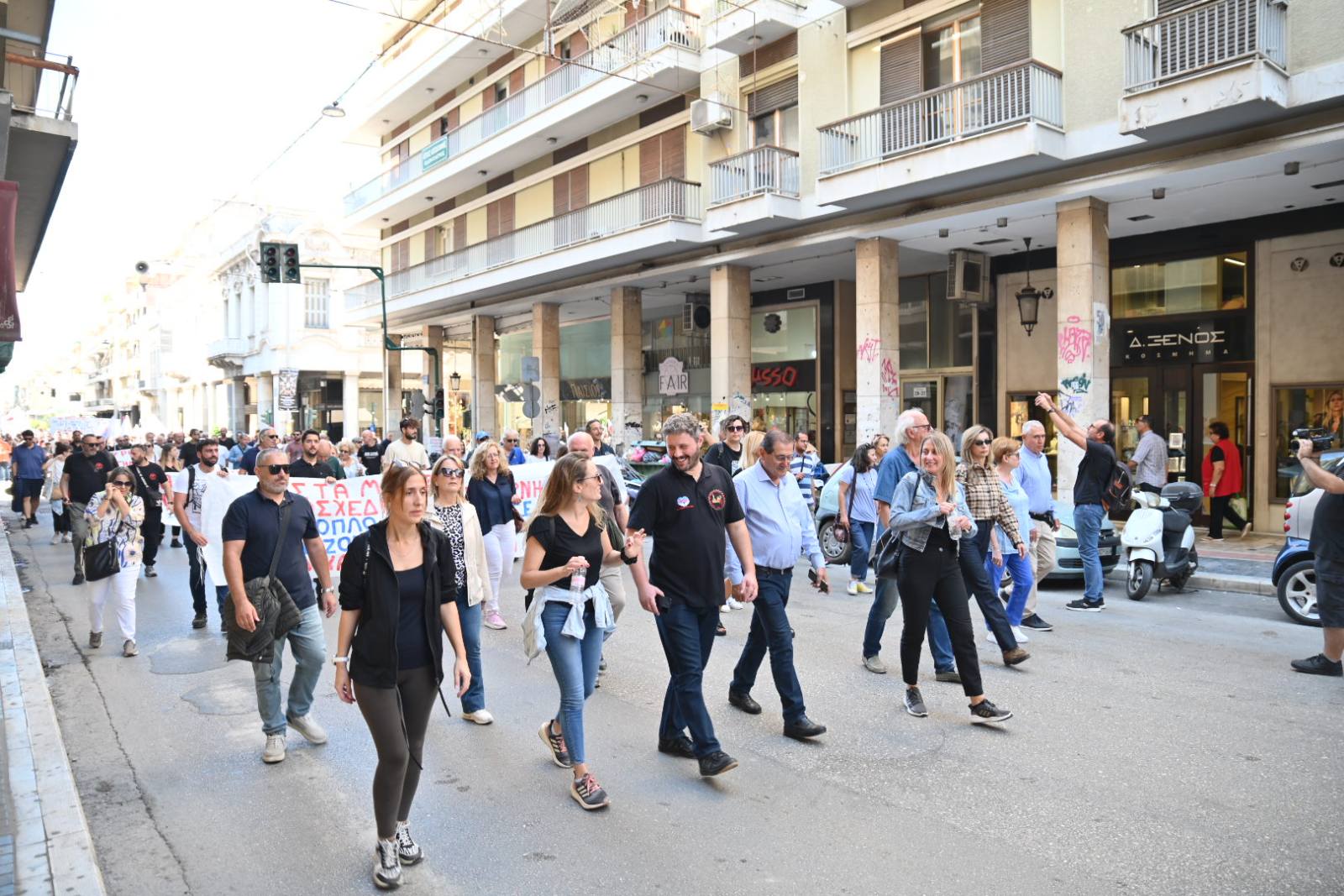 Πάτρα: Η δημοτική αρχή στην κινητοποίηση για το εργασιακό νομοσχέδιο