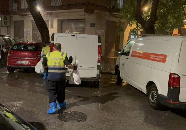Σοκ στη Βαλένθια: Άνδρας βρέθηκε νεκρός στο διαμέρισμά του 15 χρόνια μετά τον θάνατό του – Περιστέρια είχαν σκορπίσει τα λείψανά του