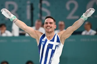 Λευτέρης Πετρούνιας: «Το ταξίδι σιγά σιγά τελειώνει, ο δρόμος πηγαίνει στο Λος Άντζελες»