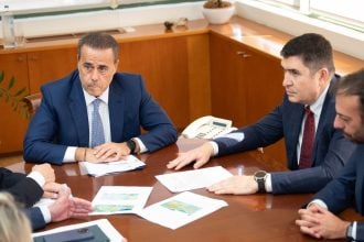 H Coca-Cola Τρία Έψιλον αναλαμβάνει την αποκατάσταση των πυρόπληκτων περιοχών σε Πάτρα & Αχαΐα με δωρεά 1 εκατ.€