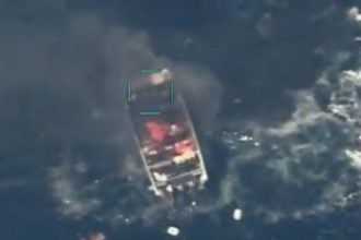 Νέο αμερικανικό πλήγμα με τέσσερις νεκρούς σε σκάφος που μετέφερε ναρκωτικά στον Ειρηνικό – ΒΙΝΤΕΟ