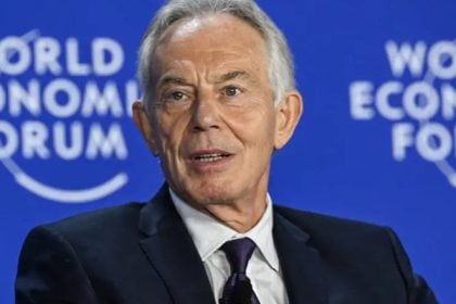 BBC: Ο Τόνι Μπλερ συναντήθηκε με τον Τζέφρι Έπσταϊν όσο ήταν Πρωθυπουργός