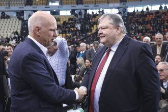 Η ...άτυπη αναμέτρηση Παπανδρέου-Βενιζέλου αύριο στην Πάτρα