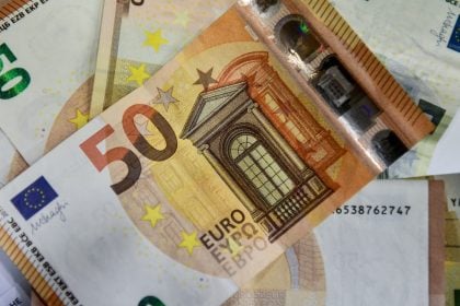 Επίδομα 250 ευρώ: Πότε πληρώνεται, ποιοι εξαιρούνται και ποιοι θα το πάρουν