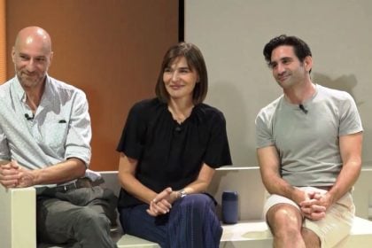 Ο Οδυσσέας Παπασπηλιόπουλος σκηνοθετεί τη Μαρία Ναυπλιώτου & τον Νικόλα Παπαγιάννη στο «Ακρωτήρι»