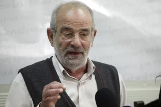 Αλαβάνος: Ο Τσίπρας και άνθρωποι σαν κι αυτόν θα πρέπει να γονατίσουν σε έναν δεσπότη και να ζητήσουν «συγγνώμη»