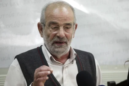 Αλαβάνος: Ο Τσίπρας και άνθρωποι σαν κι αυτόν θα πρέπει να γονατίσουν σε έναν δεσπότη και να ζητήσουν «συγγνώμη»