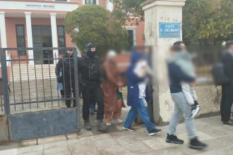 Αλεξανδρούπολη: Προφυλακίζονται έξι Τούρκοι που κατηγορούνται για εισαγωγή και μεταφορά όπλων