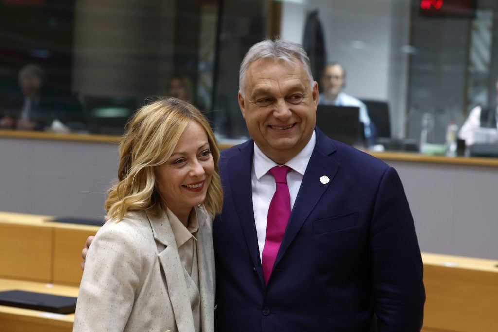 Η Τζ. Μελόνι συναντήθηκε με τον Ούγγρο ομόλογό της Β. Όρμπαν