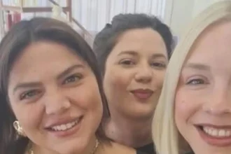 Η Δανάη Μπάρκα έγινε ξανά μελαχρινή: «Στην Πρέβεζα βγαίνεις για έναν καφέ και γυρνάς με άλλο μαλλί»