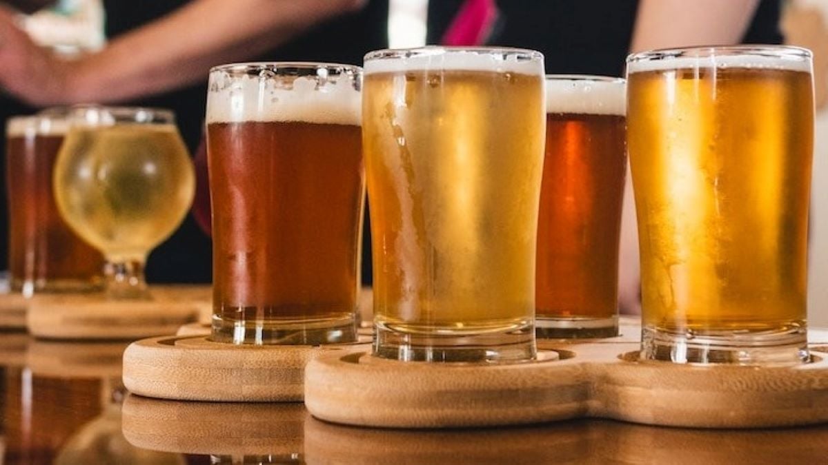 Θεσσαλονίκη: Συνελήφθησαν 2 υπάλληλοι καταστημάτων για πώληση αλκοόλ σε 16χρονες